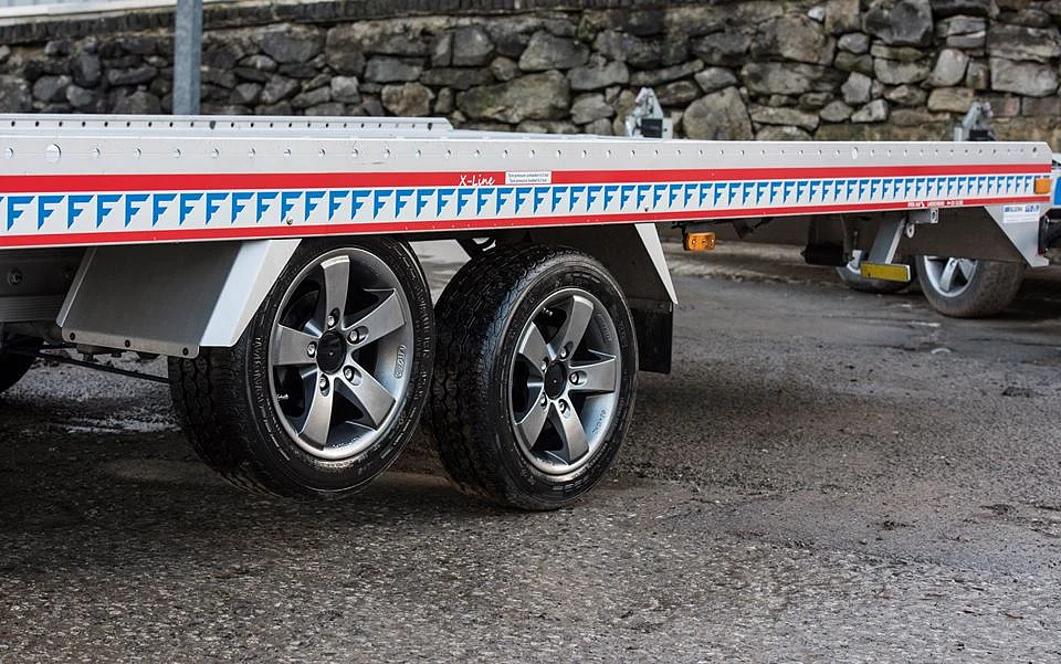 FIT-ZEL Euro-trans with lift axle raised