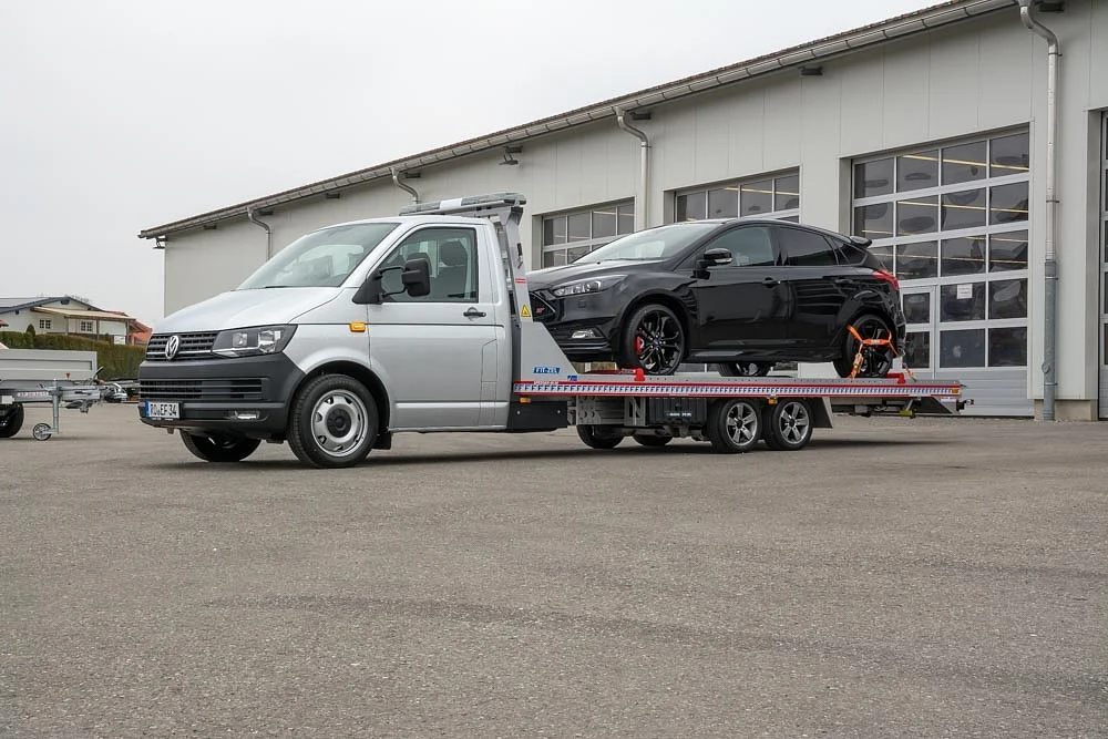 FIT-ZEL Speeder car transporter on a VW T6